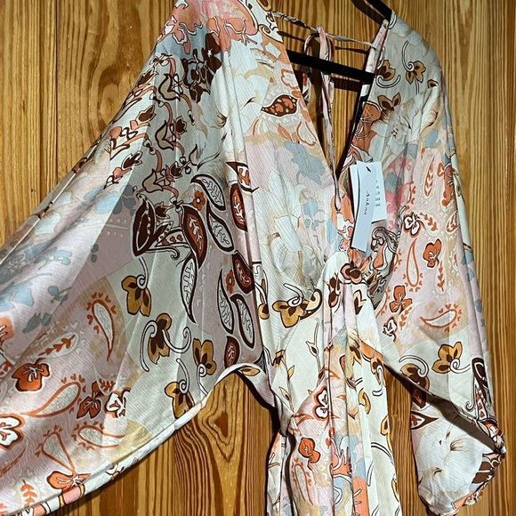 Aakaa Deep V Front and Deep V Back Balloon Sleeve Tie Back Paisley Mini Dress - Picture 2 of 16